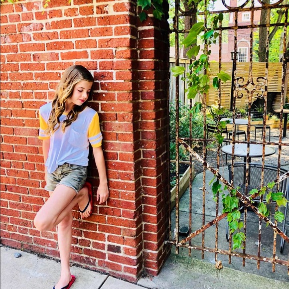 Meet your Posher, Ava - Picture 1 of 1